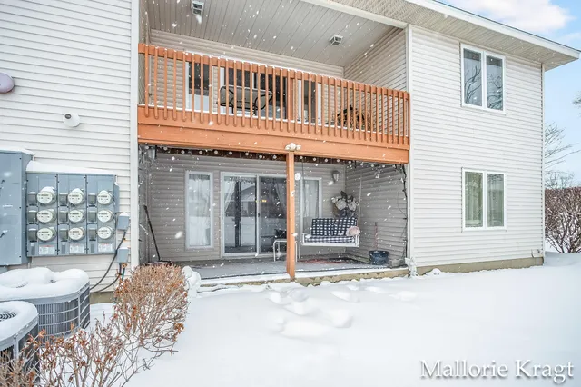 $260,000 | 3170 West Crystal Waters Drive, Unit 2, Holland, MI 49424