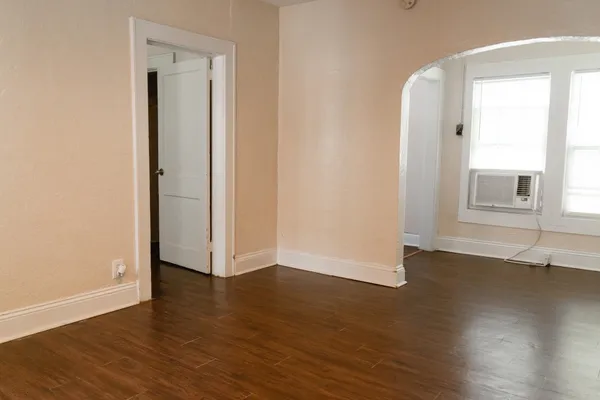 $1,000 | 515 North Monroe Street, Tallahassee, FL 32301