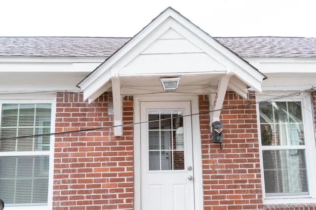 $1,050 | 515 North Monroe Street, Tallahassee, FL 32301