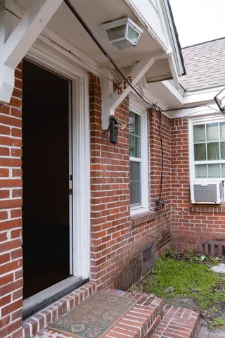 $1,050 | 515 North Monroe Street, Tallahassee, FL 32301