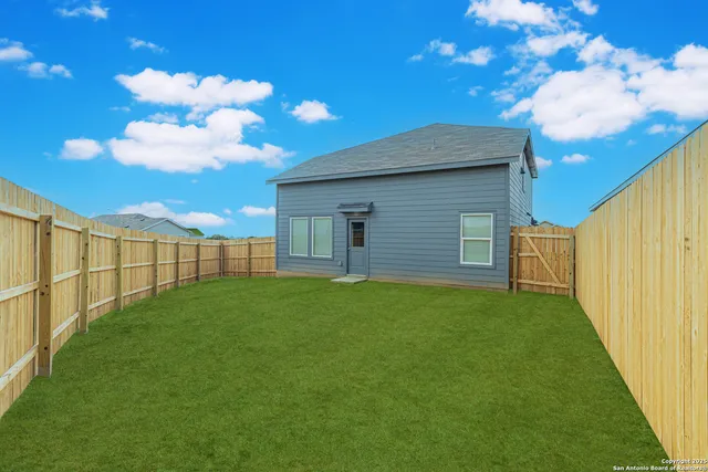 a view of backyard with garden