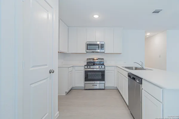 $2,089 | 308 Kayden Court, Marion, TX 78124