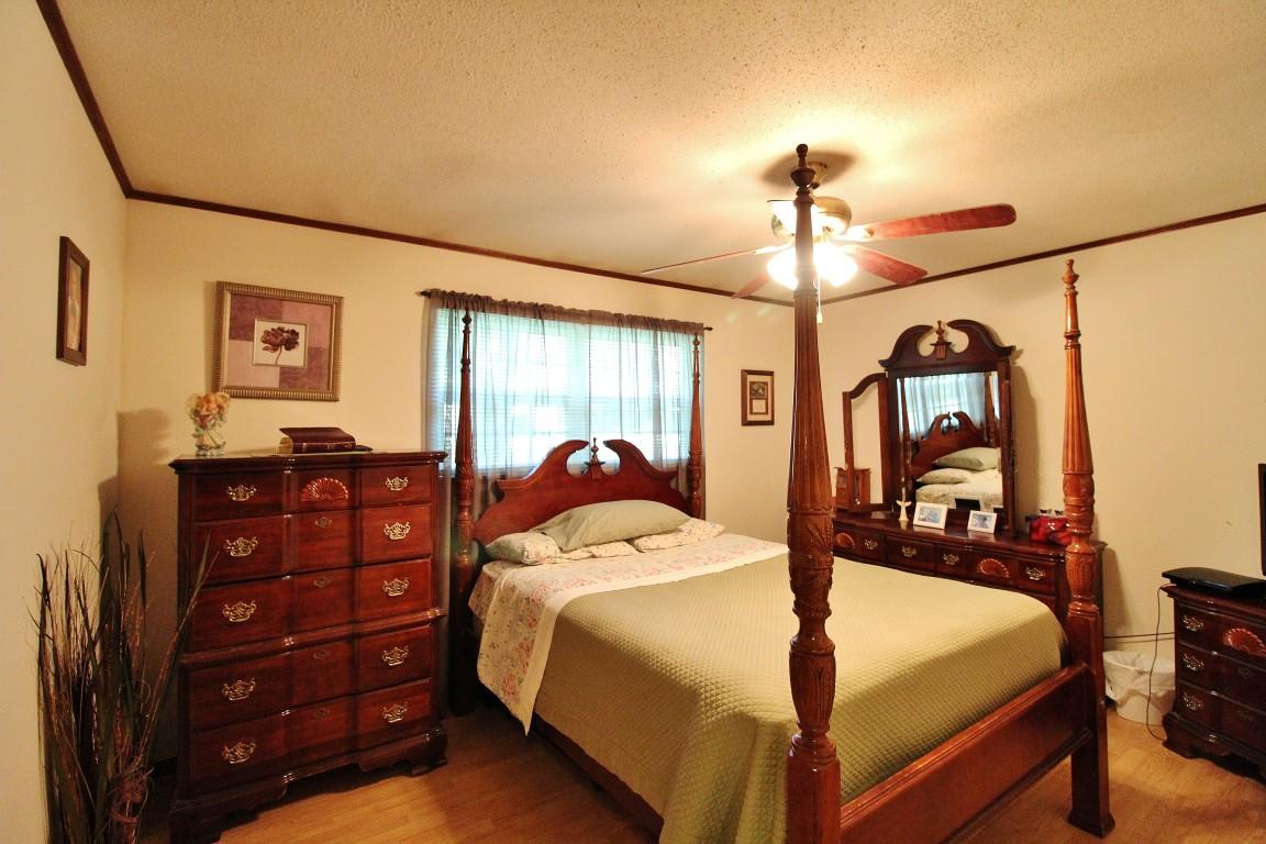 200 East Roddy Road Spring City, TN 37381 - Photo 18 of 41 master bedroom (Medium)