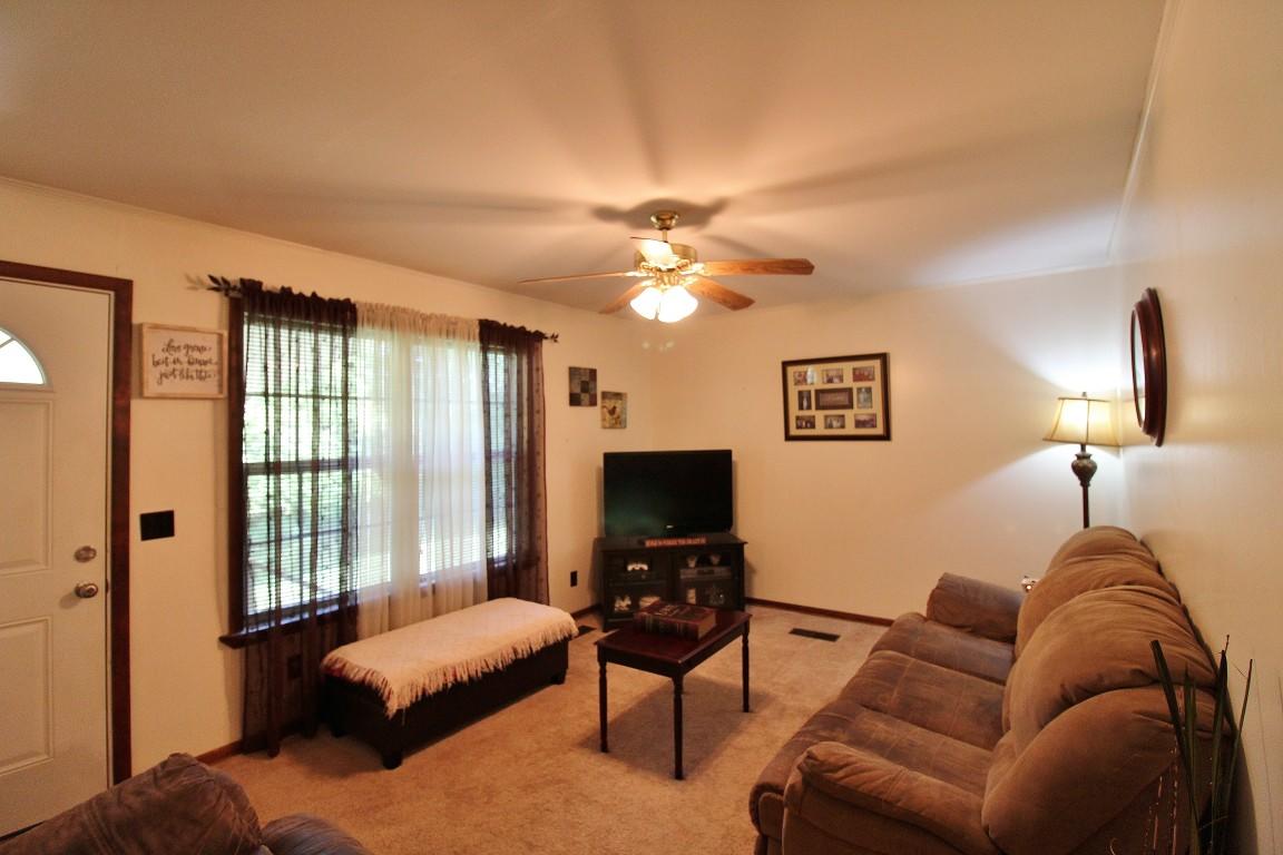 200 East Roddy Road Spring City, TN 37381 - Photo 3 of 41 living room (Medium)