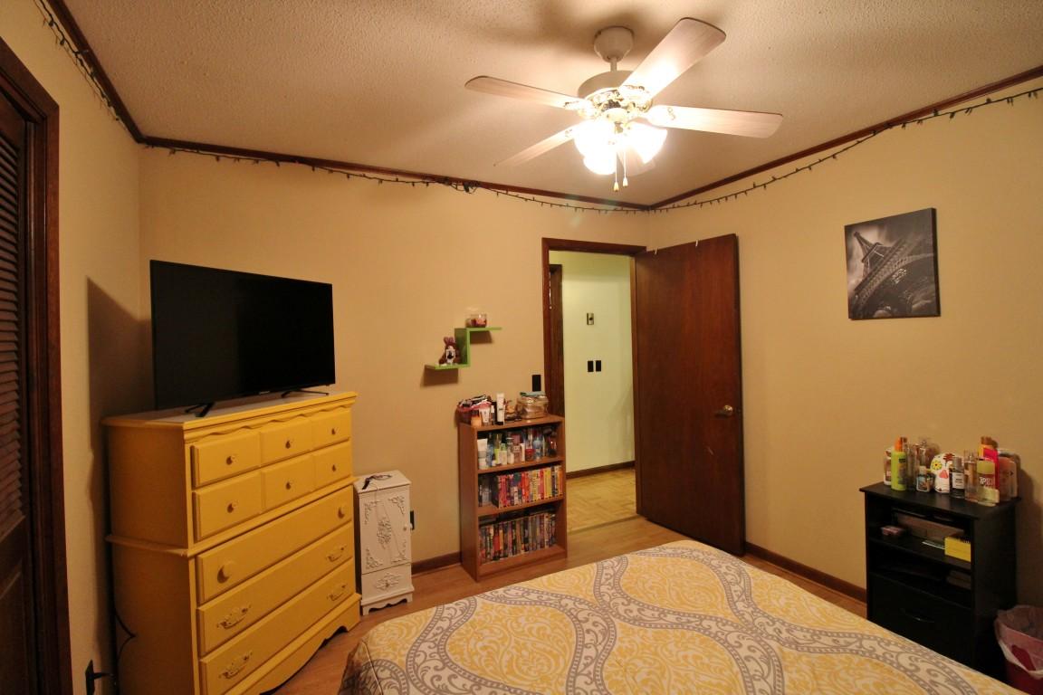 200 East Roddy Road Spring City, TN 37381 - Photo 26 of 41 2nd bedoom 3 (Medium)