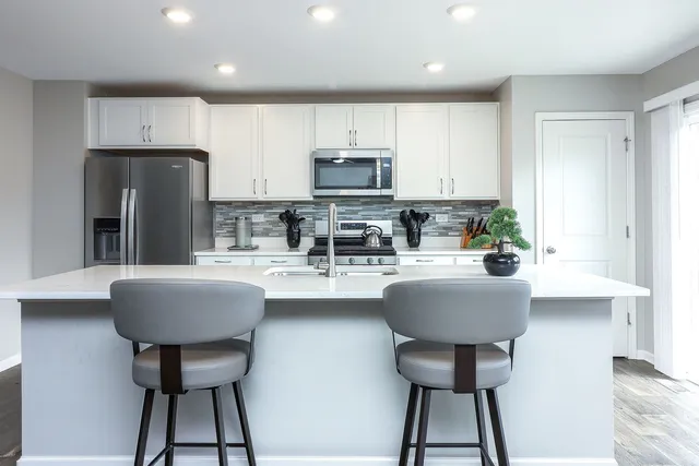 $449,000 | 2084 Canyon Creek Court, Aurora, IL 60503