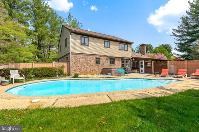 a view of an entryway with staircase