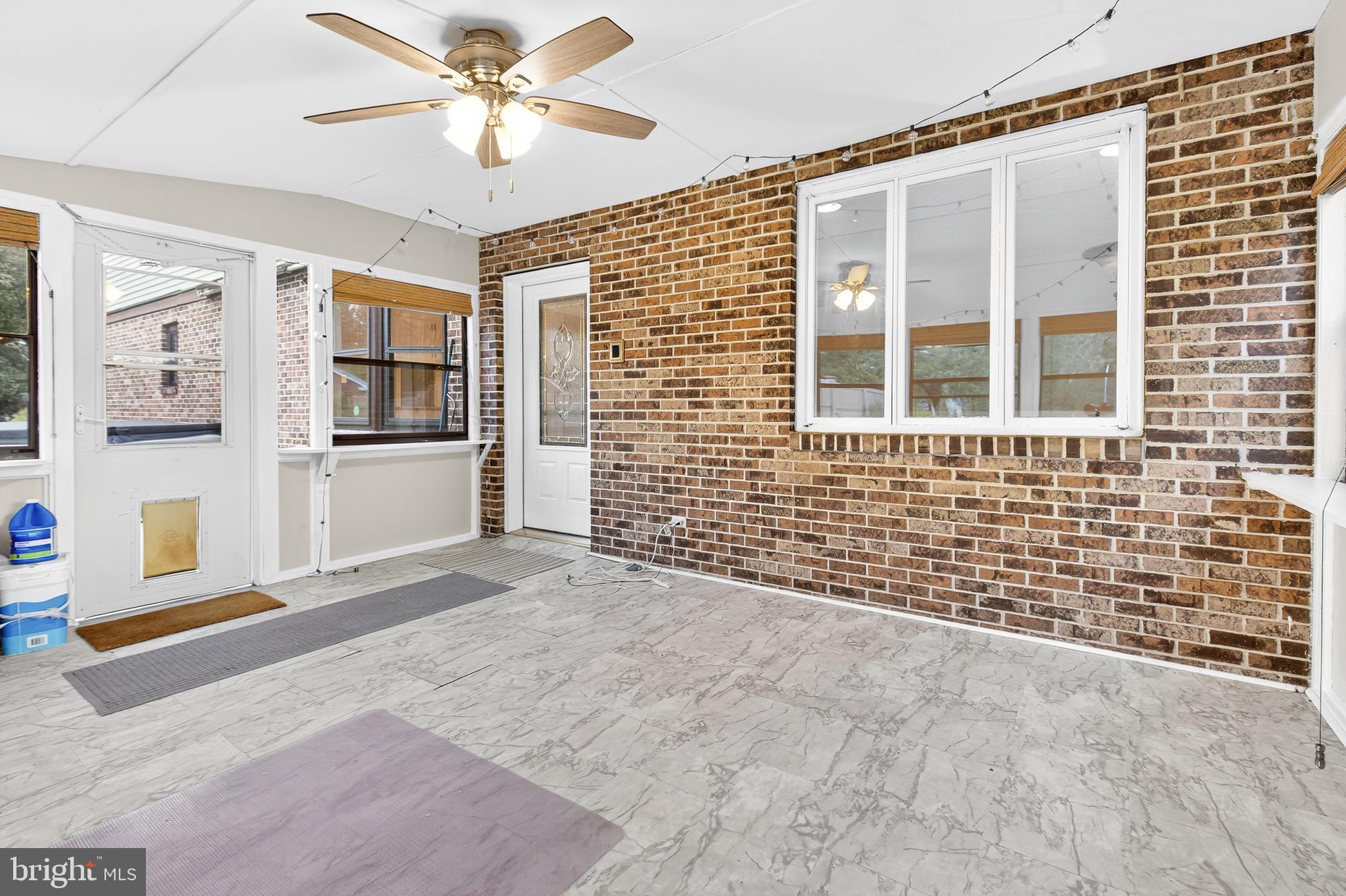575 Millcross Road Lancaster, PA 17601 - Photo 40 of 47 a view of an entryway with a window