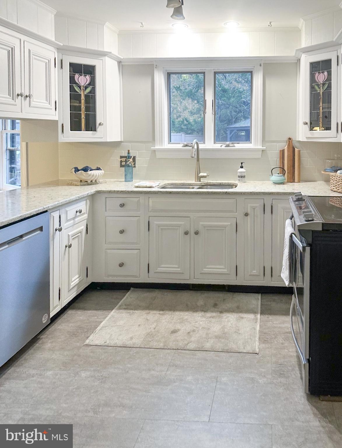575 Millcross Road Lancaster, PA 17601 - Photo 10 of 47 Kitchen View 2