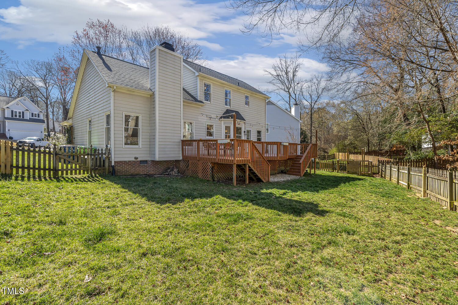 8609 Vanburgh Court Raleigh, NC 27615 - Photo 29 of 31 049