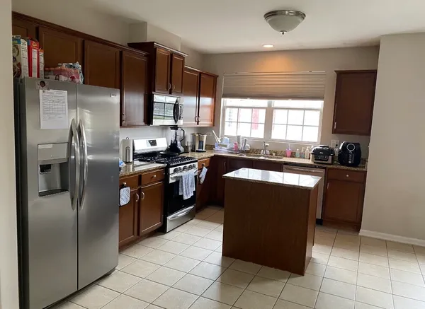 $295,000 | 7520 Claridge Drive, Unit F, Bridgeview, IL 60455