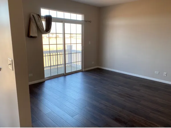 $295,000 | 7520 Claridge Drive, Unit F, Bridgeview, IL 60455