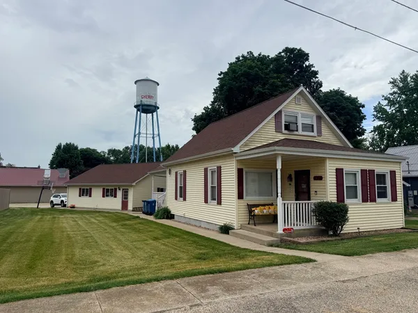 $185,000 | 12 West Park Avenue, Cherry, IL 61317