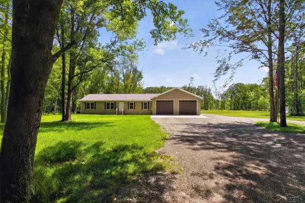 $449,900 | 5590 North Jefferson Road, Midland, MI 48642