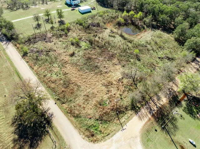 a view of a small yard