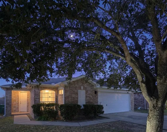 $2,135 | 5203 Panay Park Drive, Houston, TX 77048