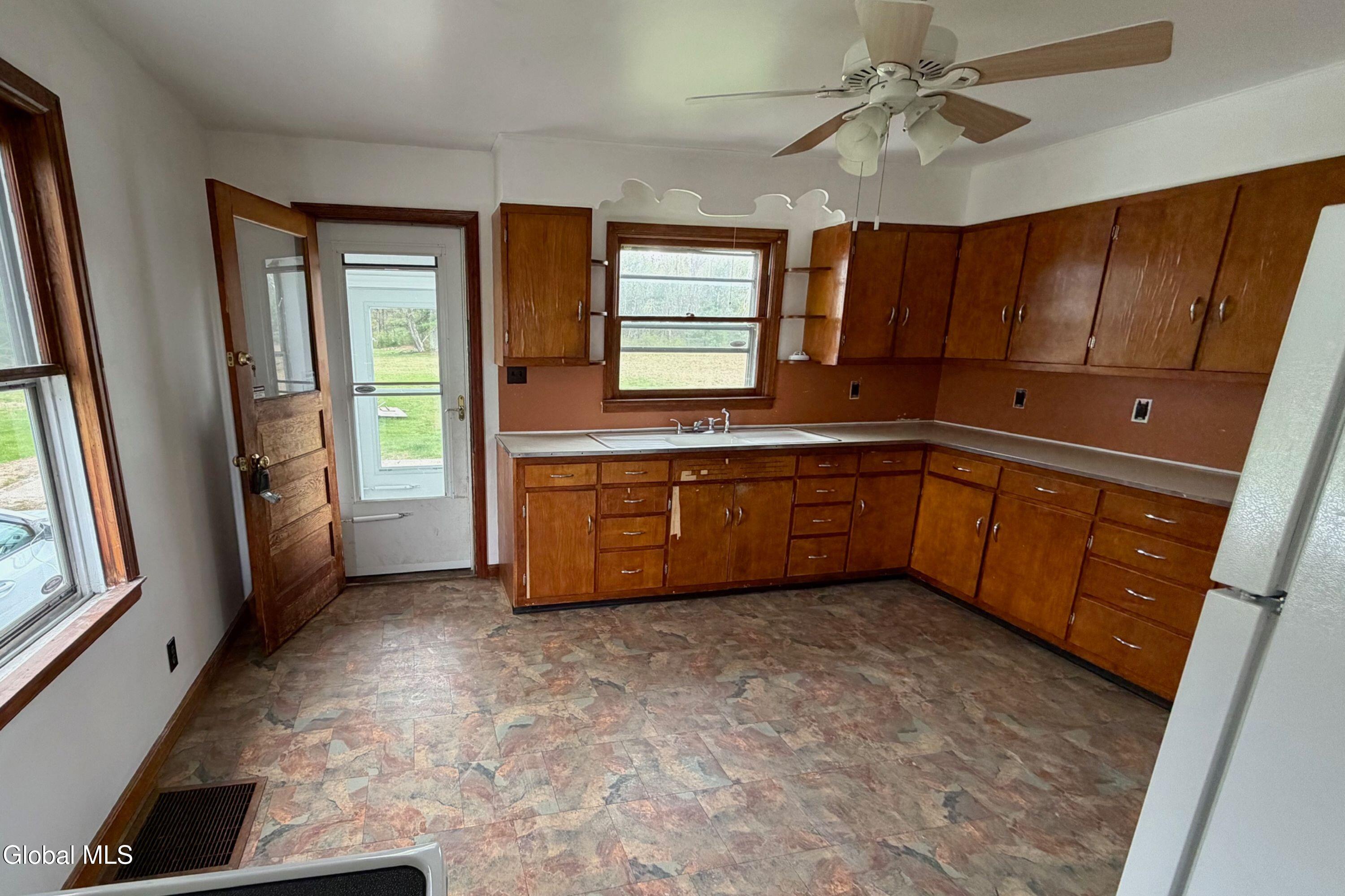 414 Reynolds Road Moreau, NY 12828 - Photo 5 of 17 414 Reynolds | Town of Moreau