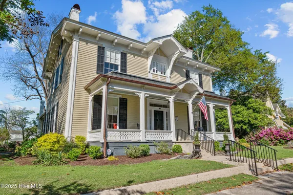 $799,000 | 626 West Main Street, Washington, NC 27889