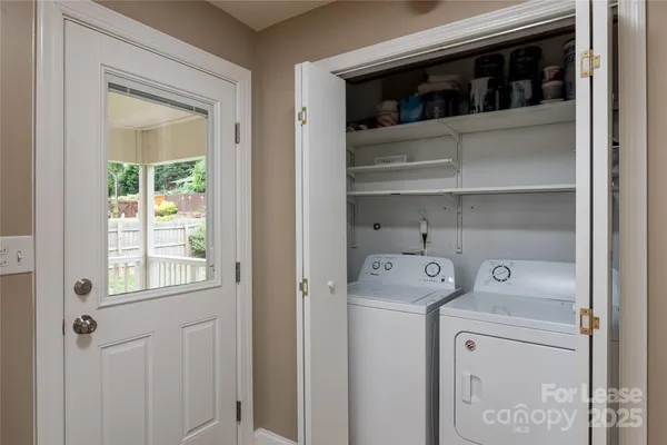 $2,250 | 550 West Kingston Avenue, Charlotte, NC 28203