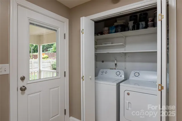 $2,400 | 550 West Kingston Avenue, Charlotte, NC 28203