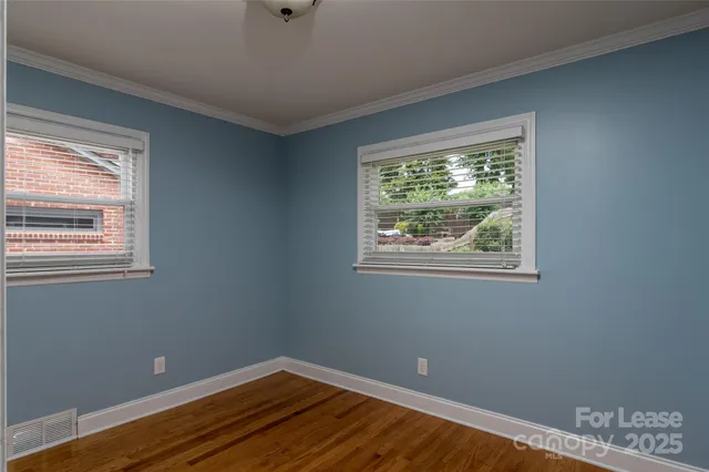 $2,400 | 550 West Kingston Avenue, Charlotte, NC 28203