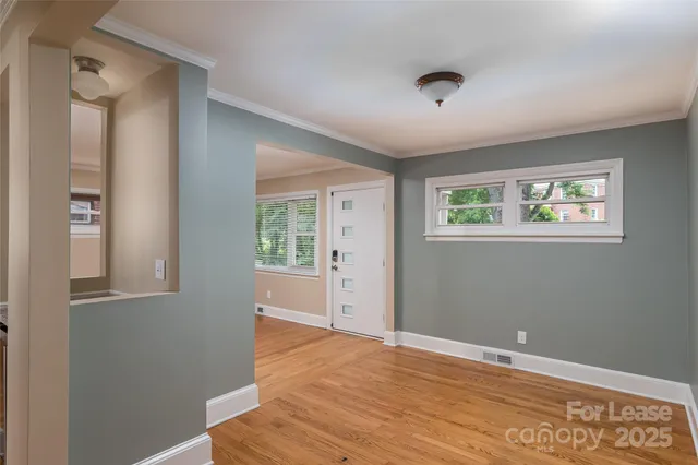 $2,400 | 550 West Kingston Avenue, Charlotte, NC 28203