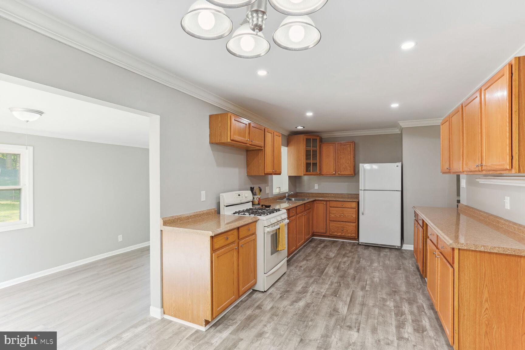 13102 Kumar Road Woodbridge, VA 22193 - Photo 5 of 26 Kitchen