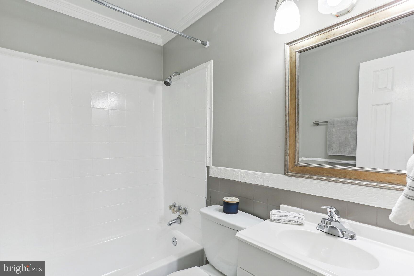 13102 Kumar Road Woodbridge, VA 22193 - Photo 8 of 26 Main Level Bath