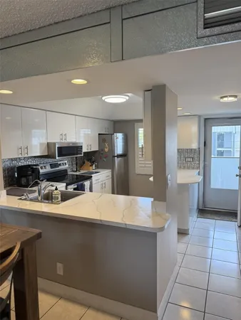 $299,900 | 777 South Federal Highway, Unit N405, Pompano Beach, FL 33062
