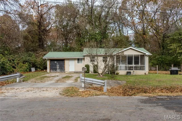 $145,000 | 233 North Park Manor Boulevard, Lebanon, MO 65536