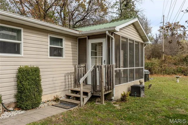 $145,000 | 233 North Park Manor Boulevard, Lebanon, MO 65536