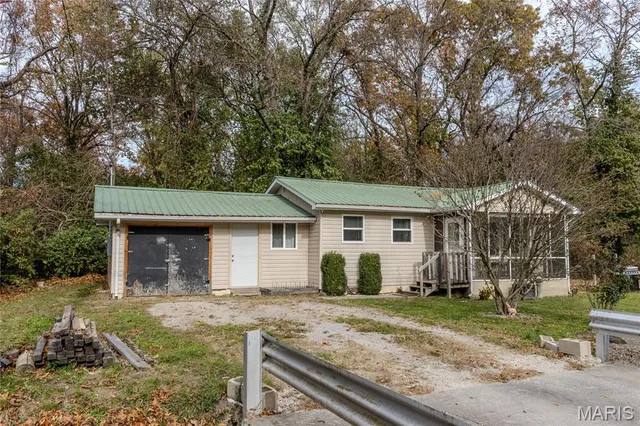 $145,000 | 233 North Park Manor Boulevard, Lebanon, MO 65536