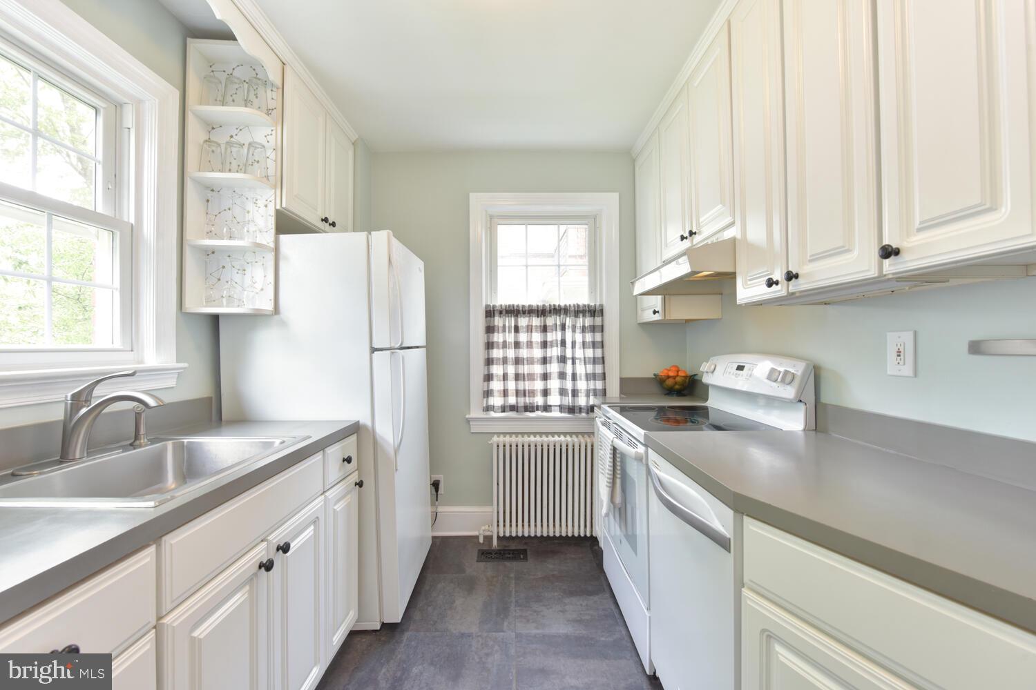 2504 Farm Road Alexandria, VA 22302 - Photo 7 of 39 Gallery Image 7