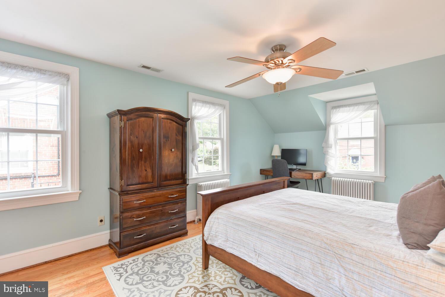 2504 Farm Road Alexandria, VA 22302 - Photo 9 of 39 Gallery Image 9