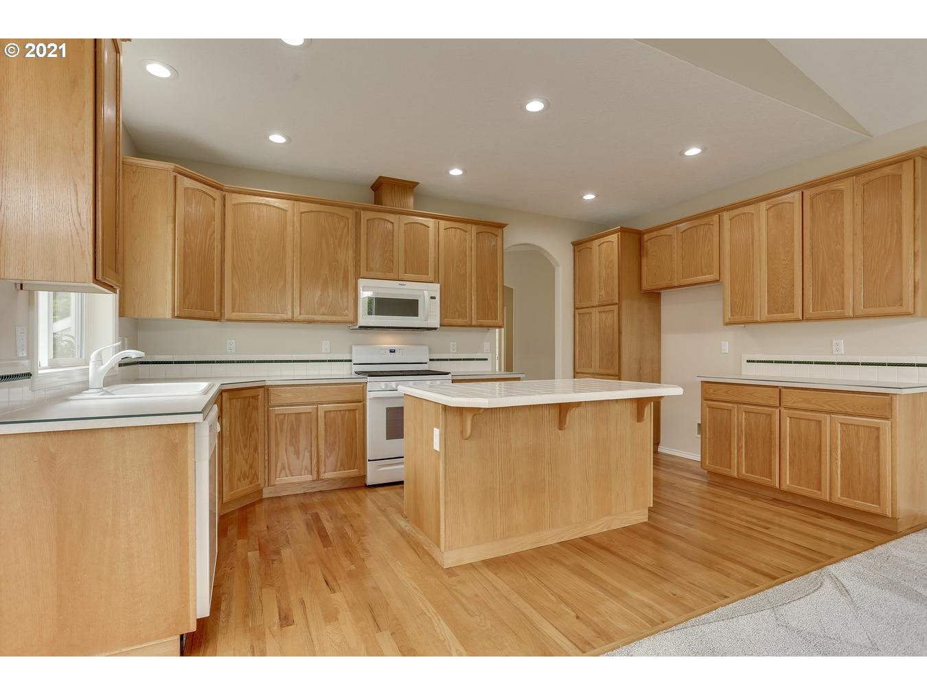 5054 Southeast 11th Way Gresham, OR 97080 - Photo 10 of 31