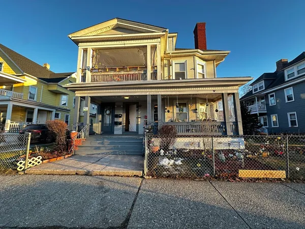 $1,250 | 286 Pine Street, Unit 3R, Holyoke, MA 01040