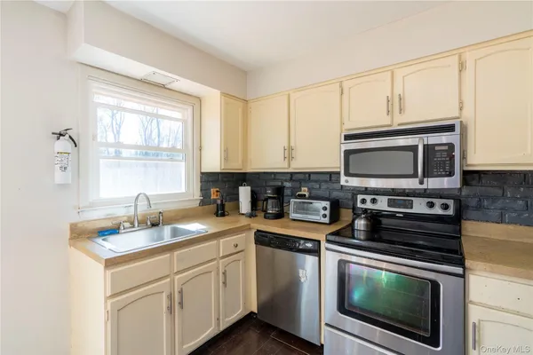 $350,000 | 122 Vacation Drive, Wappingers Falls, NY 12590