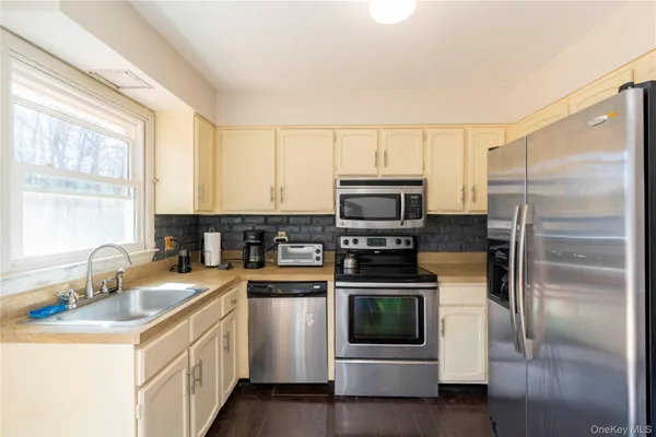 $350,000 | 122 Vacation Drive, Wappingers Falls, NY 12590