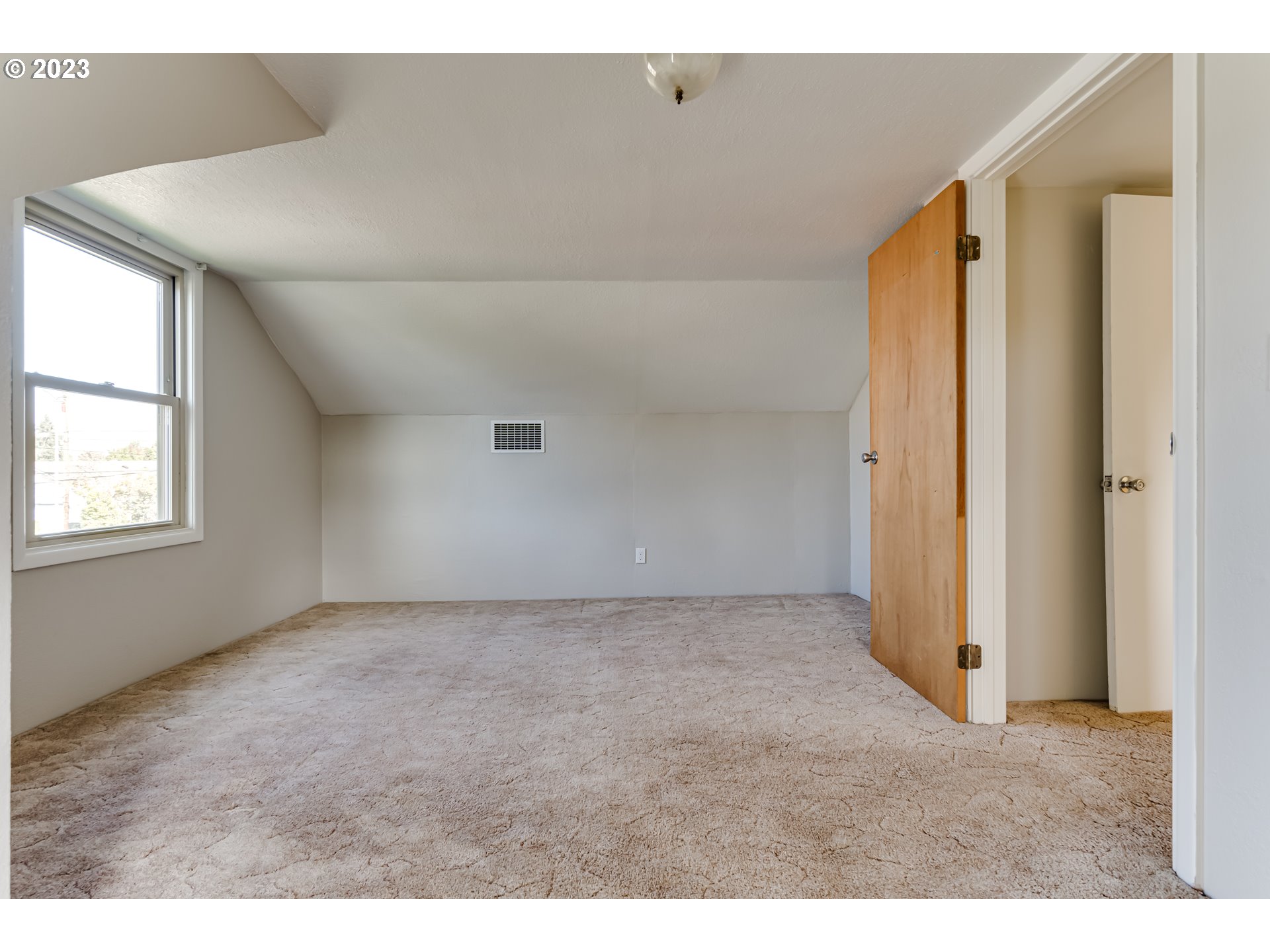 4055 North Street Springfield, OR 97478 - Photo 25 of 48 a view of an empty room