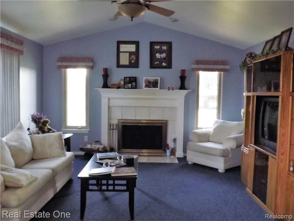 45276 Hanford Road Canton, MI 48187 - Photo 14 of 34 DSCF3503.JPG