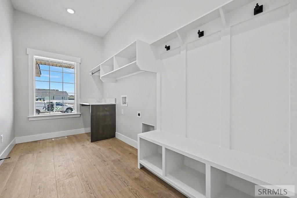 489 Willow Bend Avenue Rigby, ID 83442 - Photo 11 of 15 Laundry/Mud Room