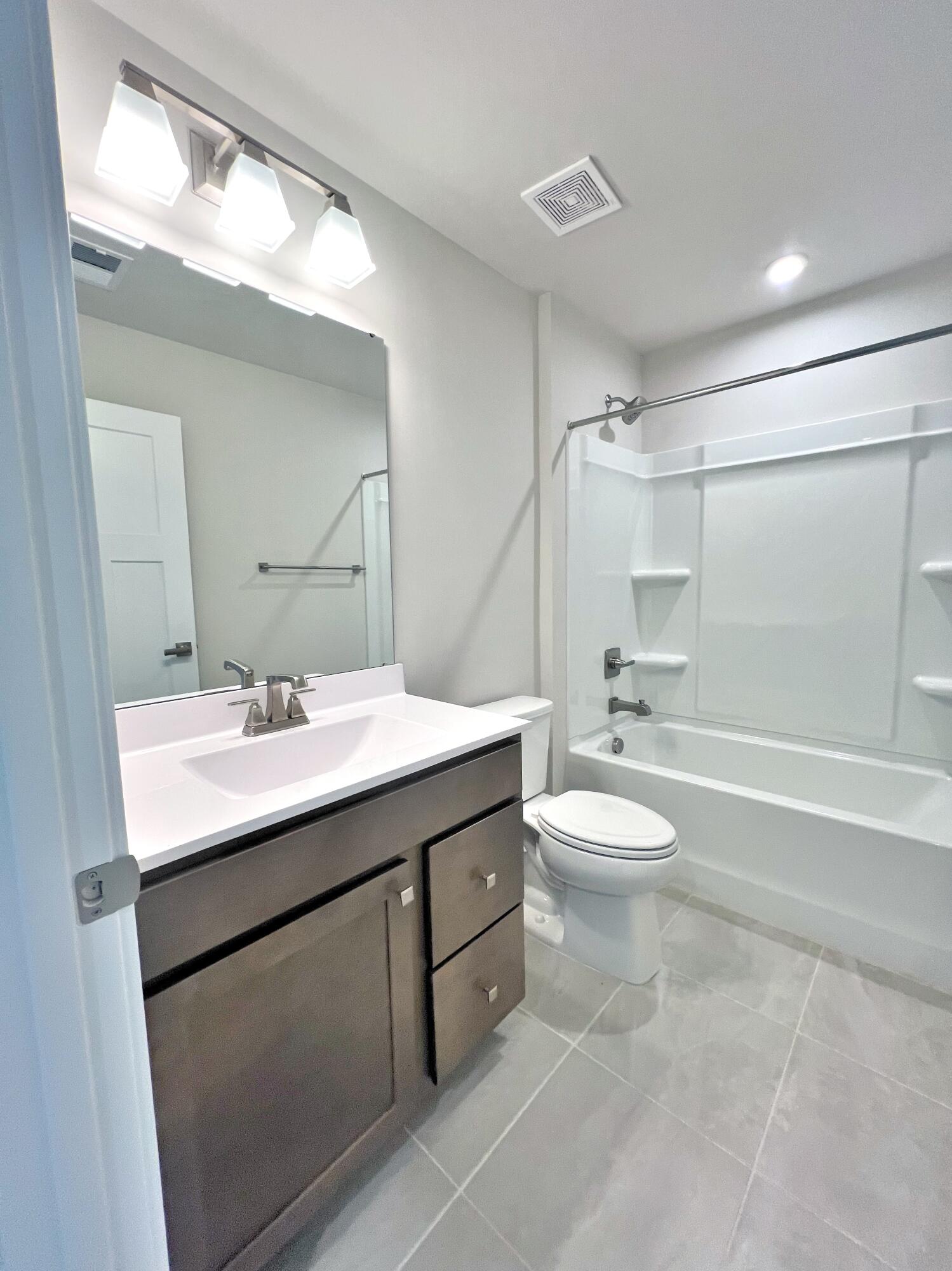 340 Picard Loop Santee, SC 29142 - Photo 13 of 16 Bathroom 2