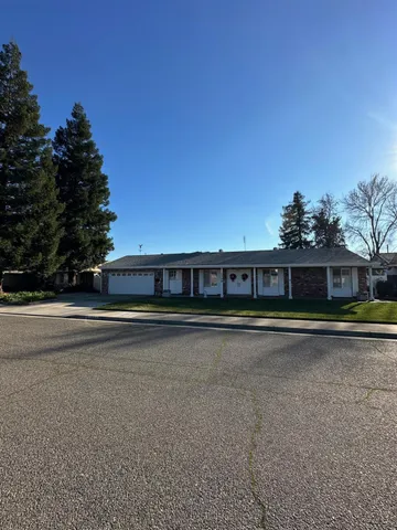 $425,000 | 2308 Katy Lane, Merced, CA 95340