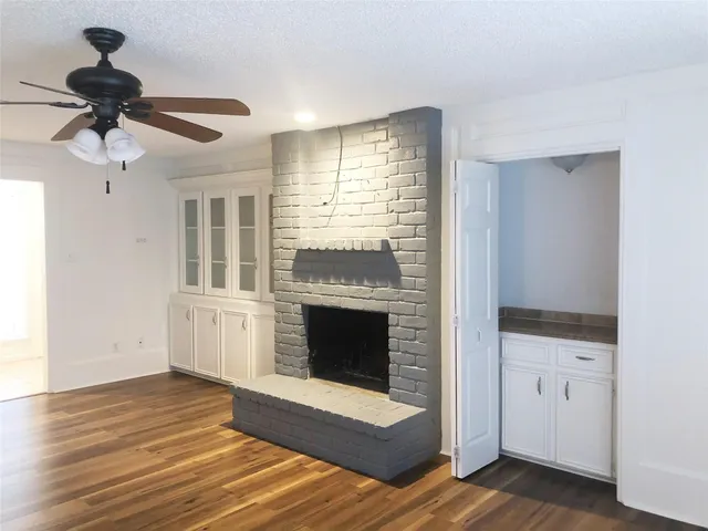 $2,000 | 15310 Glenwood Park Drive, Houston, TX 77095