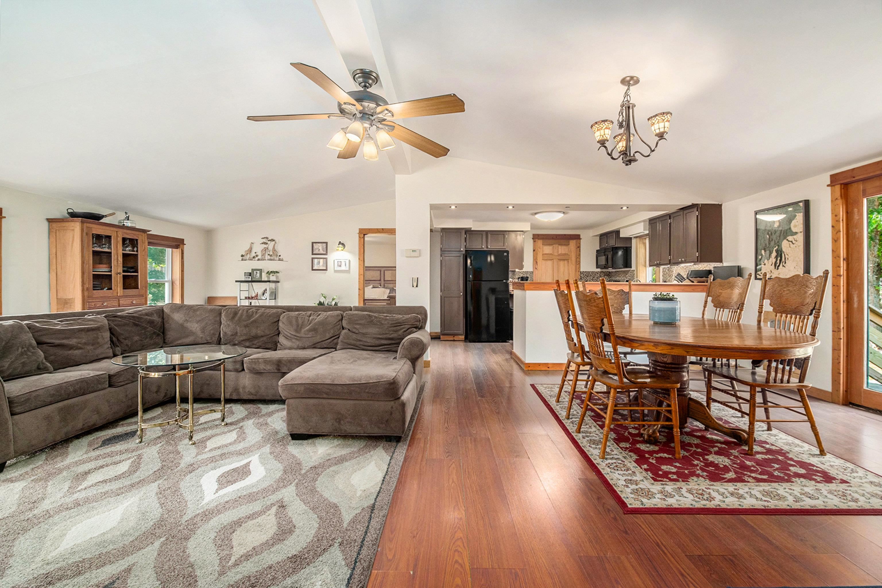 1410 North Lamb Road Interlochen, MI 49643 - Photo 6 of 43 Gallery Image 6