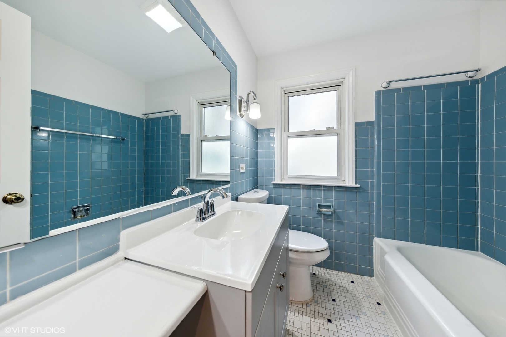 Undisclosed Address Western Springs, IL 60558 - Photo 10 of 15 a bathroom with a sink toilet tub and shower