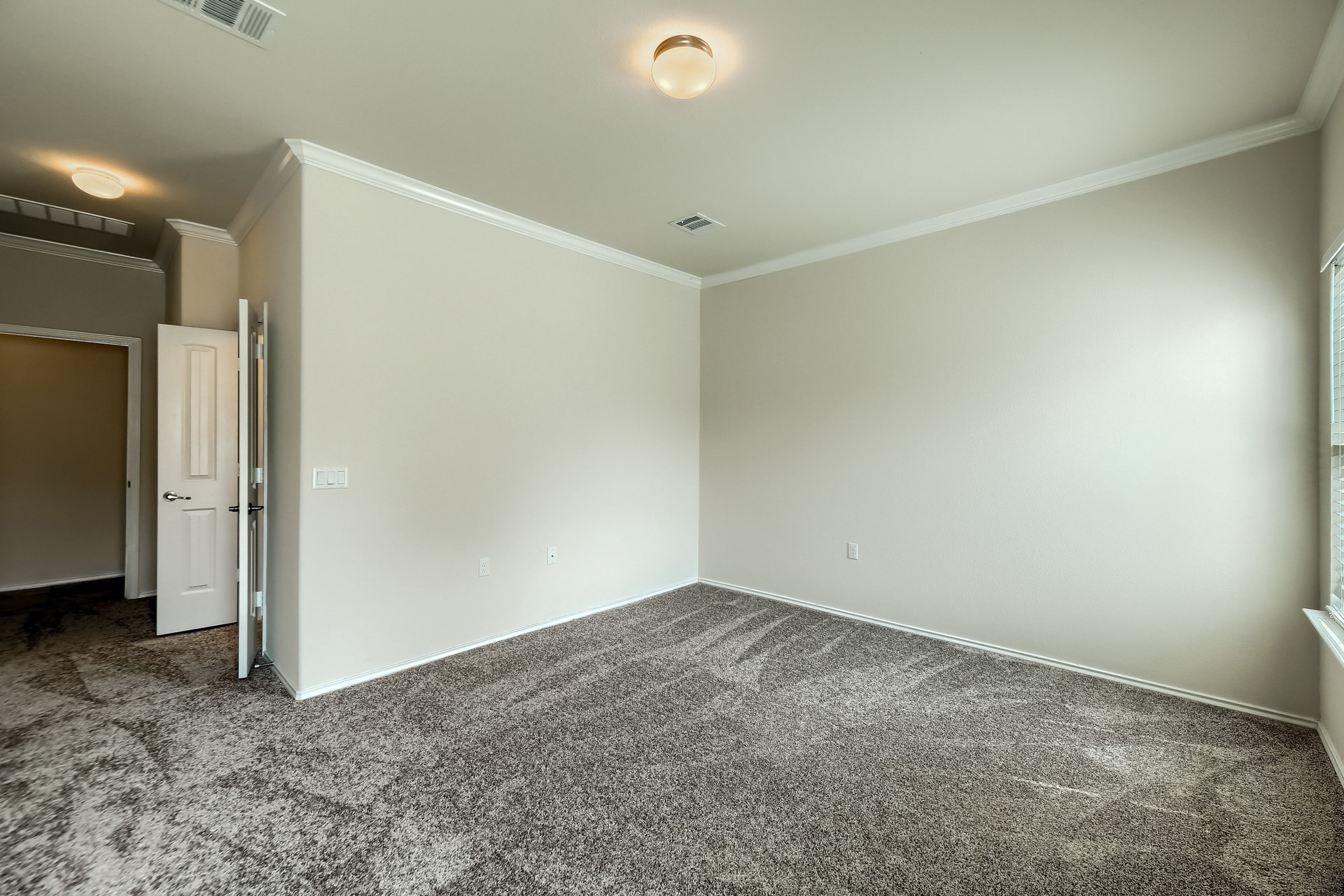 10001 Pinnacle Crest Loop Austin, TX 78747 - Photo 16 of 39