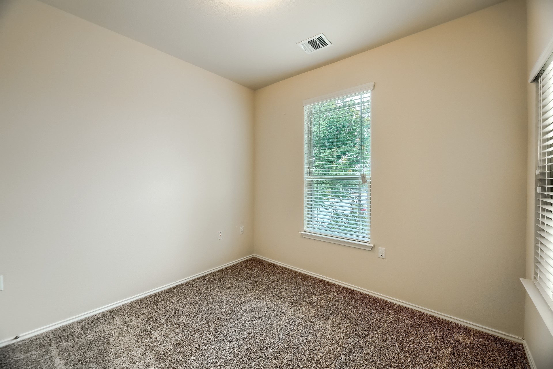 10001 Pinnacle Crest Loop Austin, TX 78747 - Photo 22 of 39