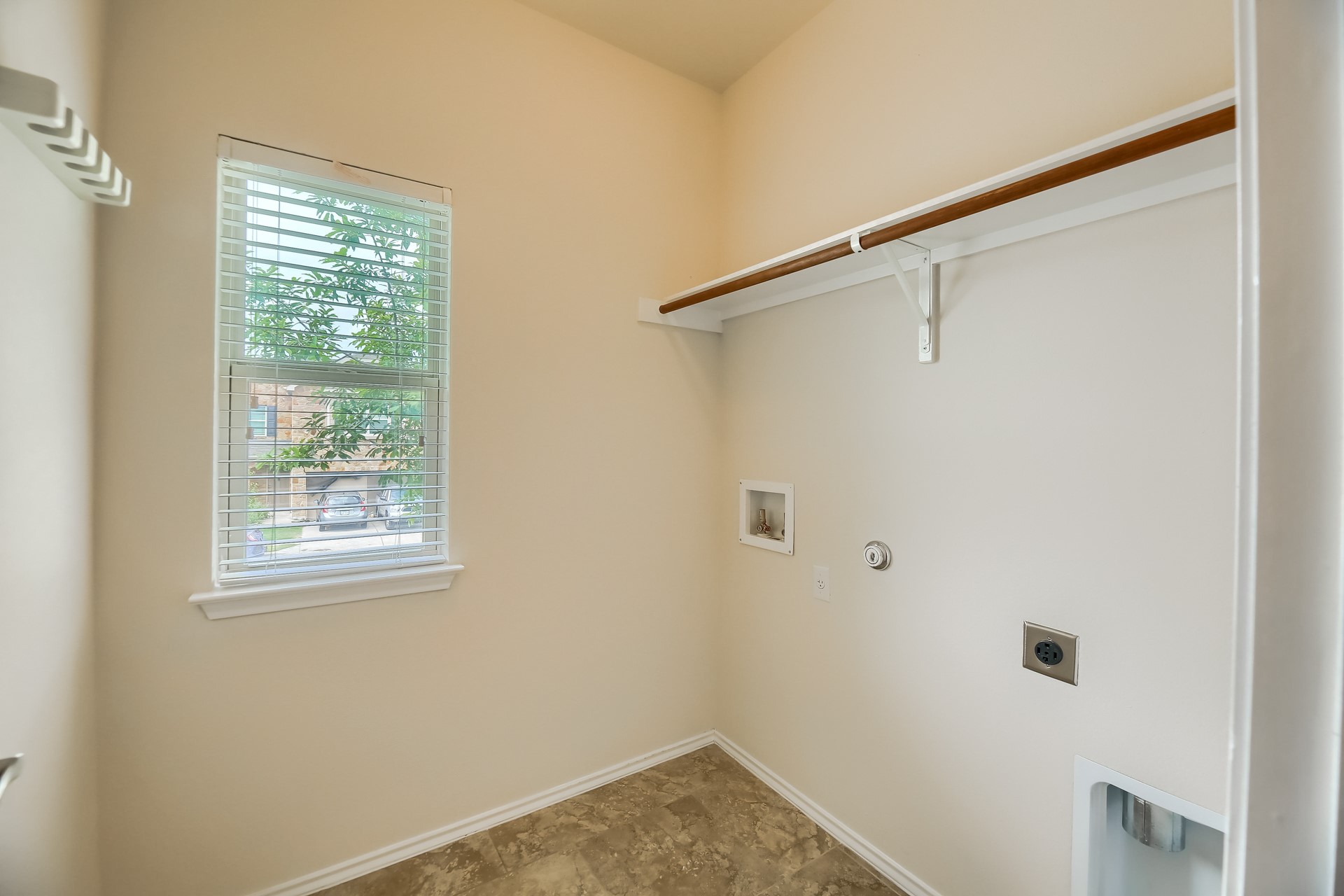 10001 Pinnacle Crest Loop Austin, TX 78747 - Photo 34 of 39