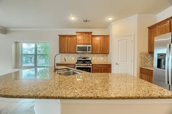 $2,495 | 10001 Pinnacle Crest Loop, Austin, TX 78747